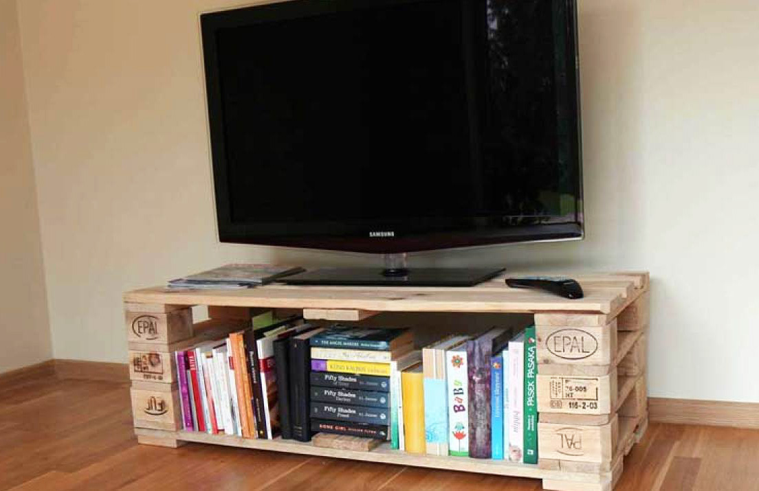 Rustic Wood Pallet TV Stand